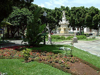 Santa Cruz - Plaza del General Weylet